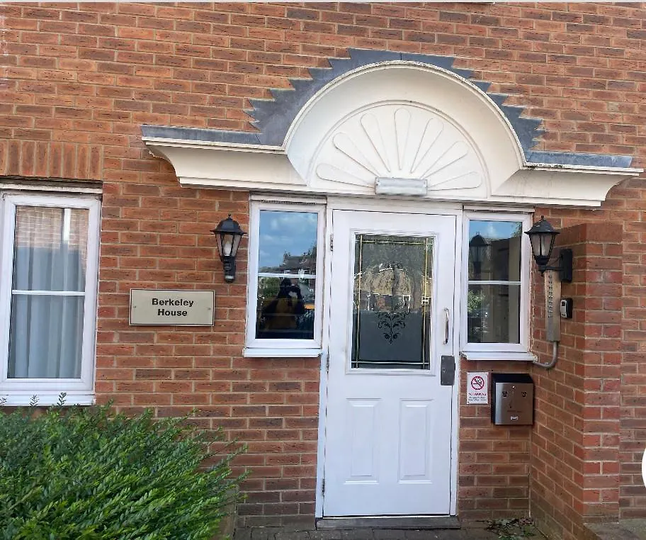 Free Allocated Parking-Mayfair Court Wakefield