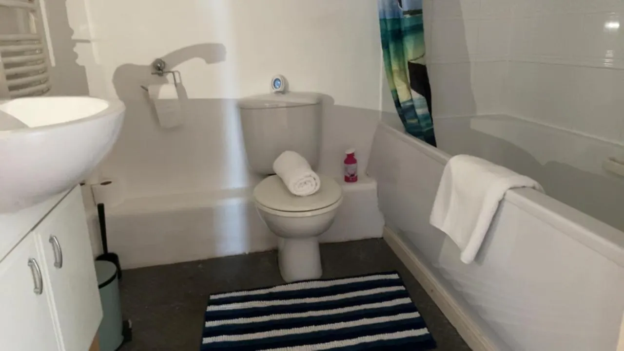 Free Allocated Parking-Mayfair Court Wakefield Reino Unido